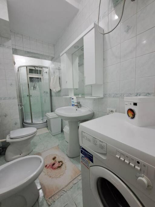 Quiet, Cozy, Luminous Apartment Tirana Esterno foto
